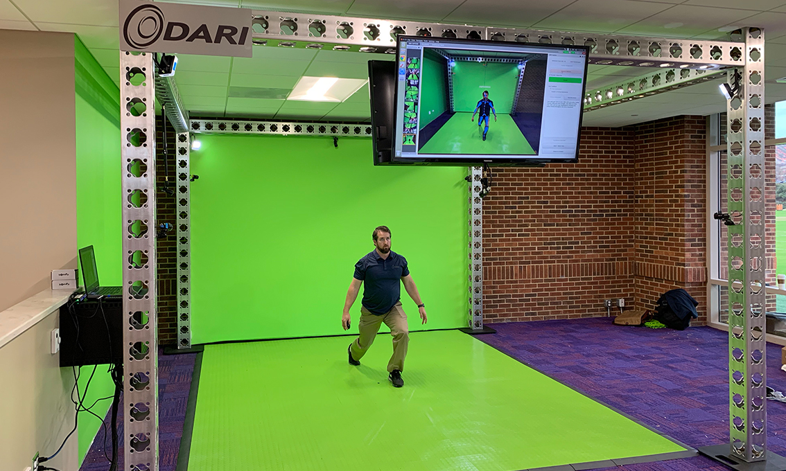 Green screens for virtual events